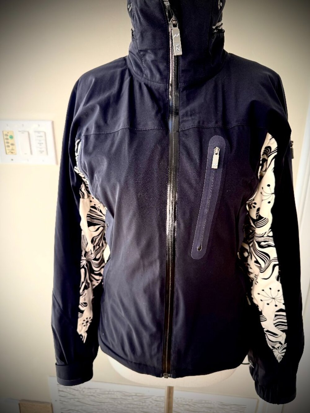 Mountain Force Black with White Floral Winter Ski Jacket - Tons of Pockets Sz S